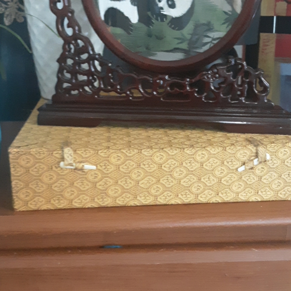 Decor - Picture 3 of 3